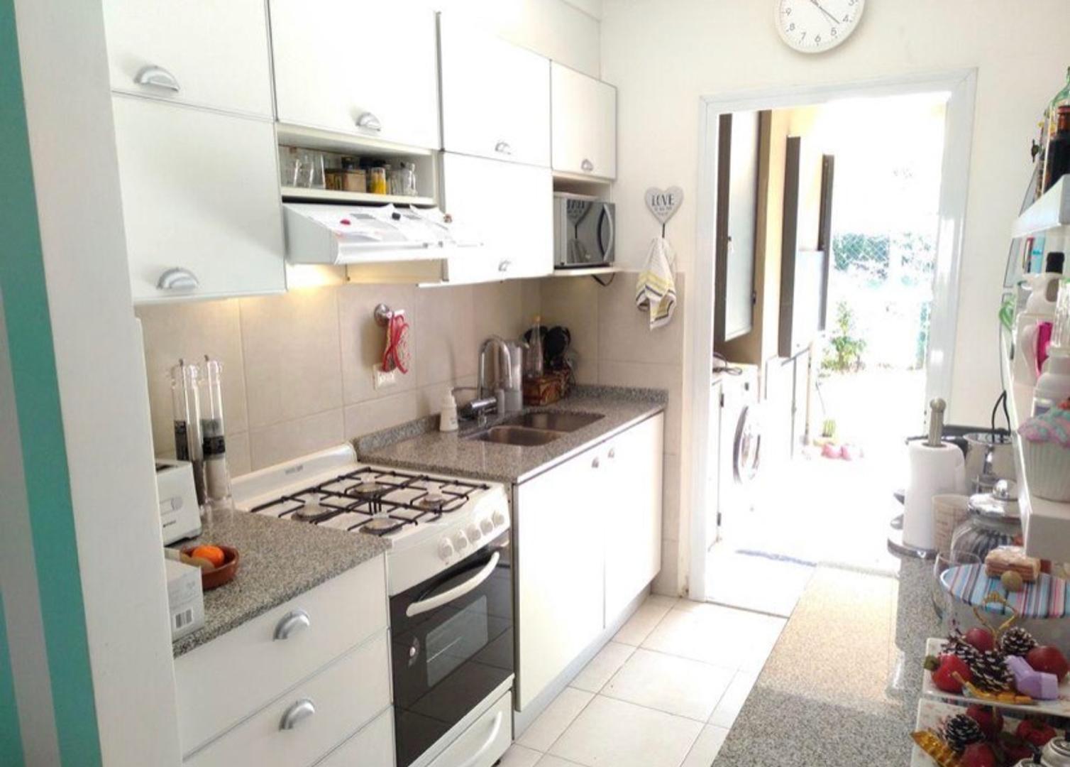 Homes tres ambientes con jardín