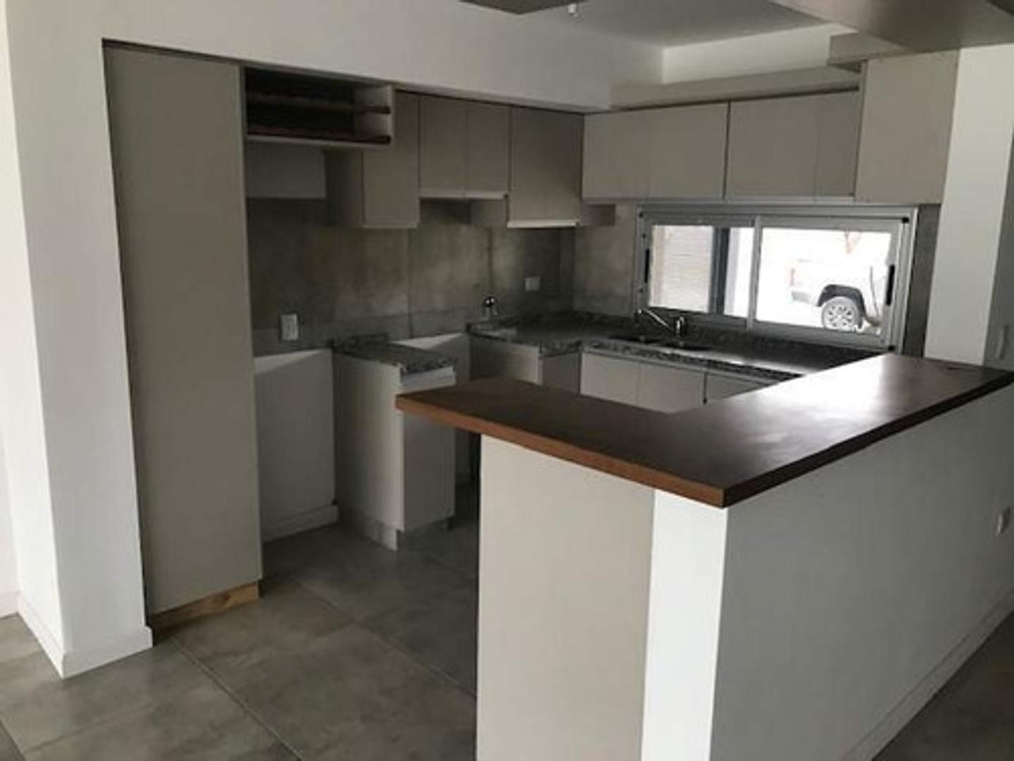 Duplex Chacras Del Sur 3 Dormitorios Cochera