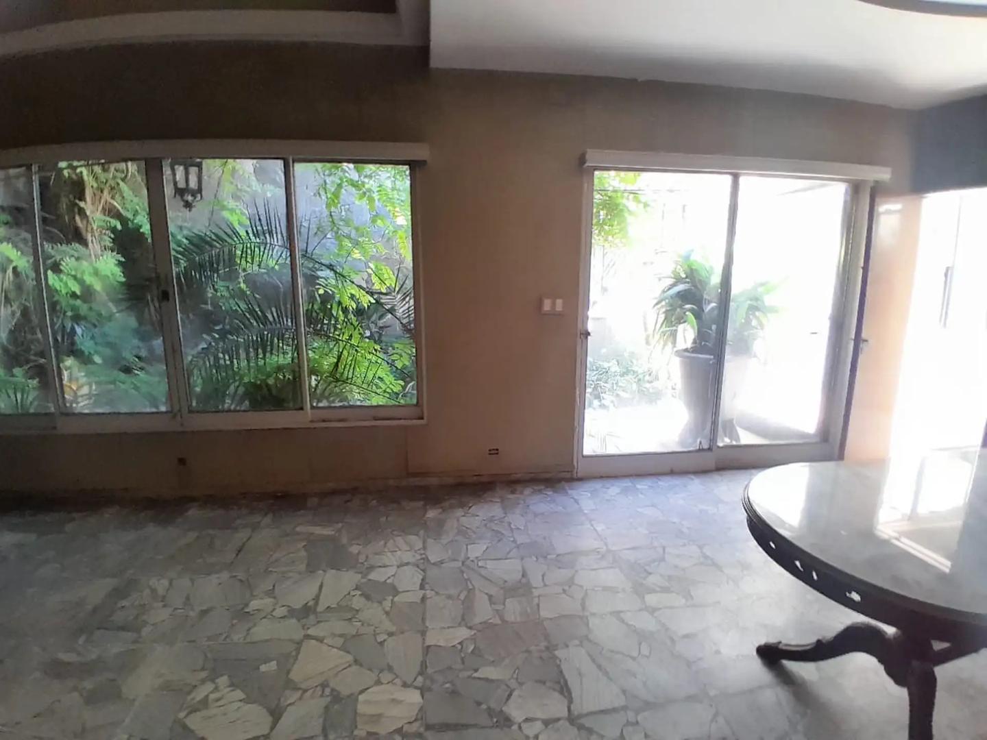 Casa 5 ambientes c/ cochera -Zona Boedo-