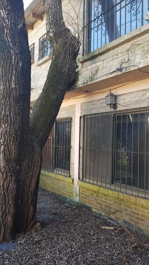 Casa en Venta con 4 cocheras