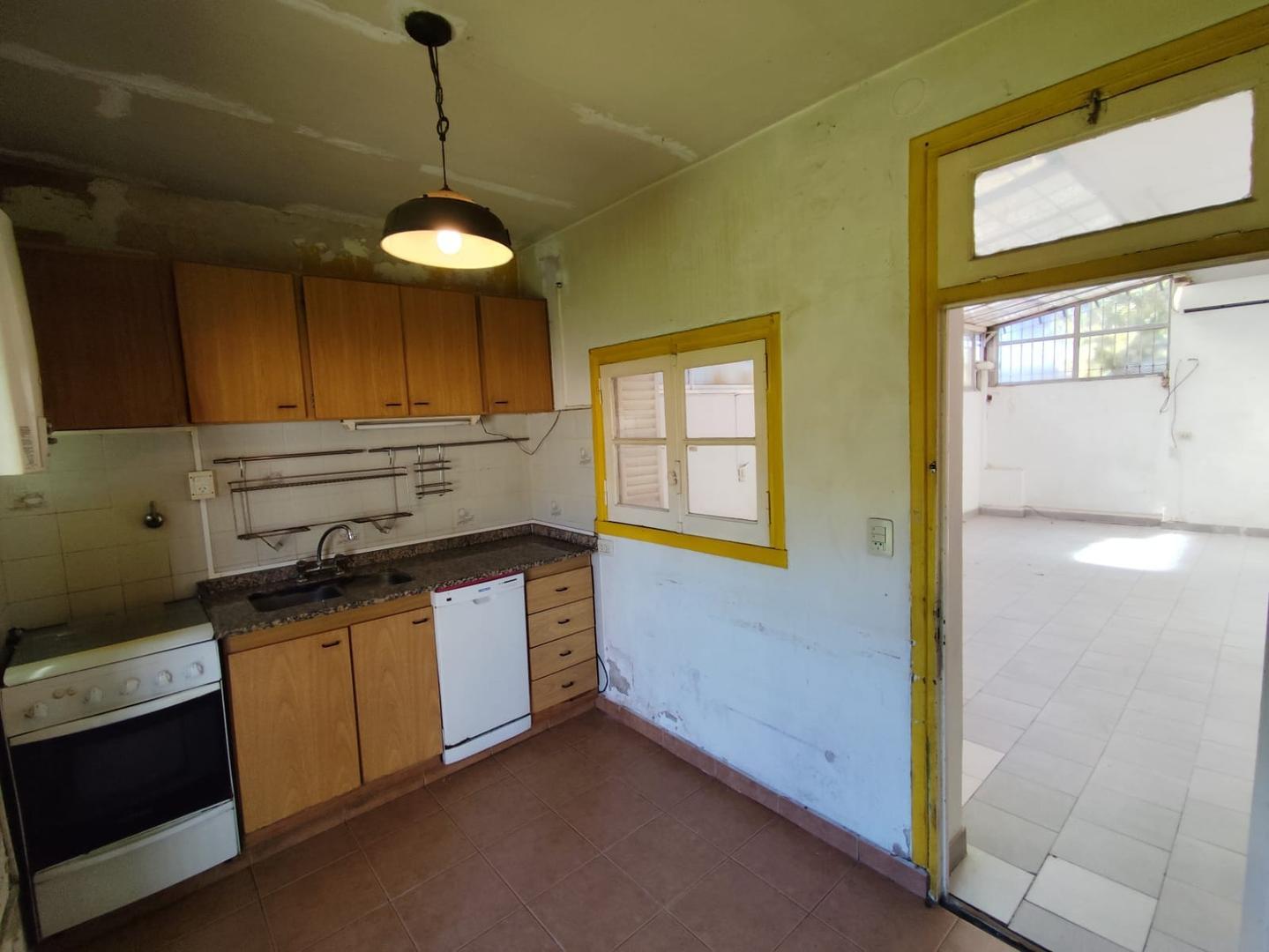 Casa 3 ambientes con 1 baño