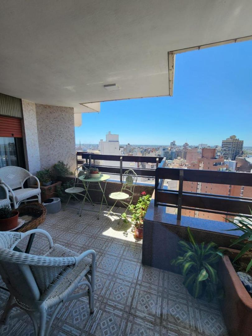 Departamento en Venta con 2 cocheras