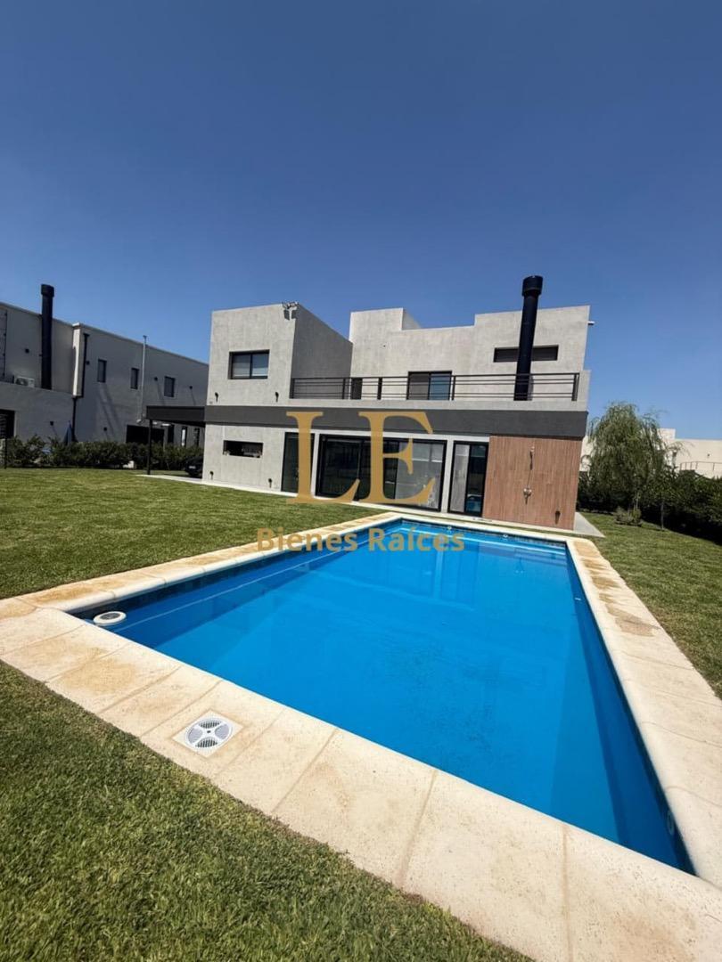 Principado De San Vicente 100