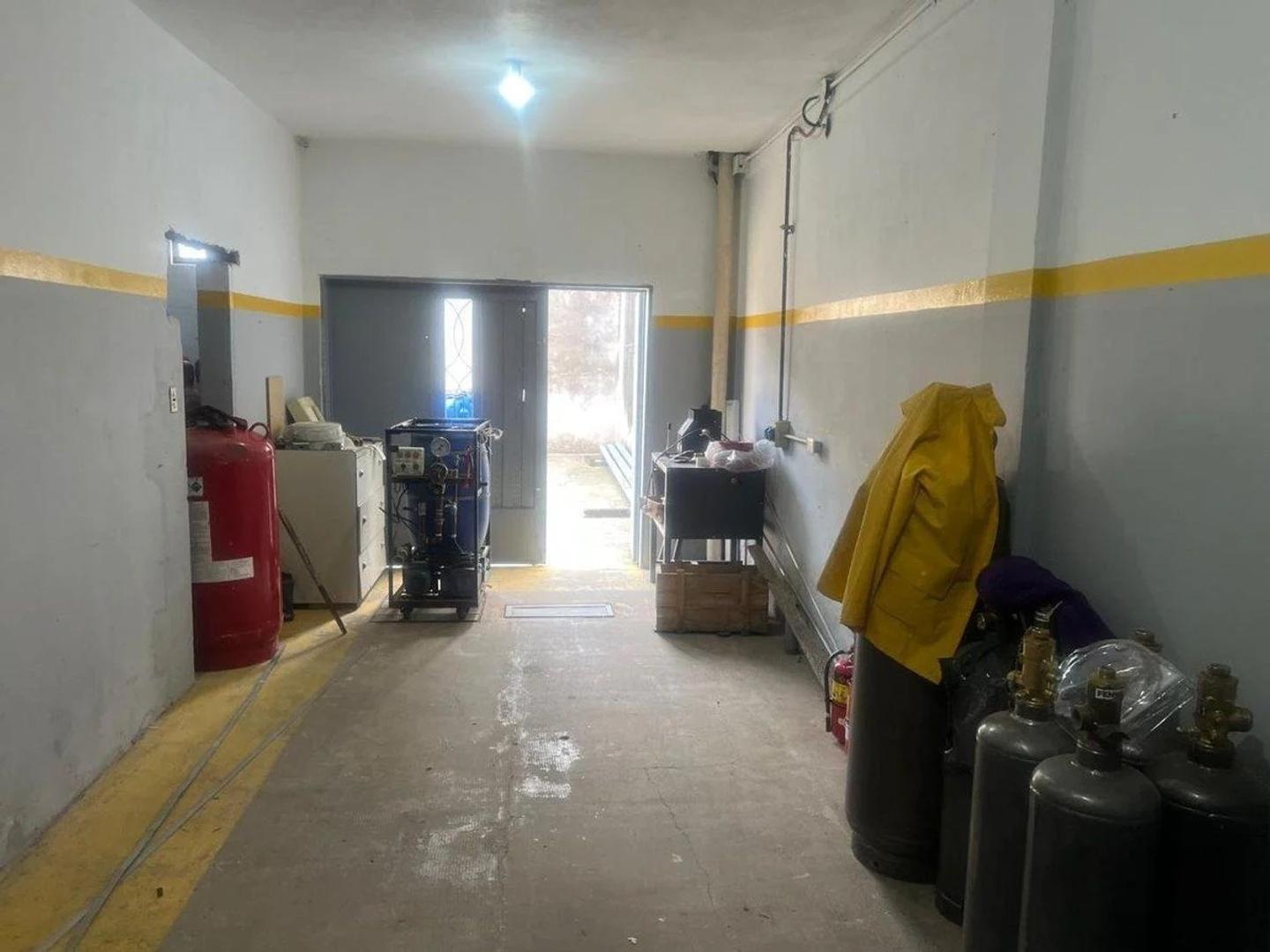 DEPOSITO EN VENTA MORON