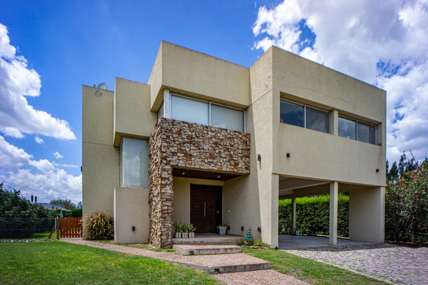 EXCELENTE PROPIEDAD EN VENTA EN AGUADAS FUNES