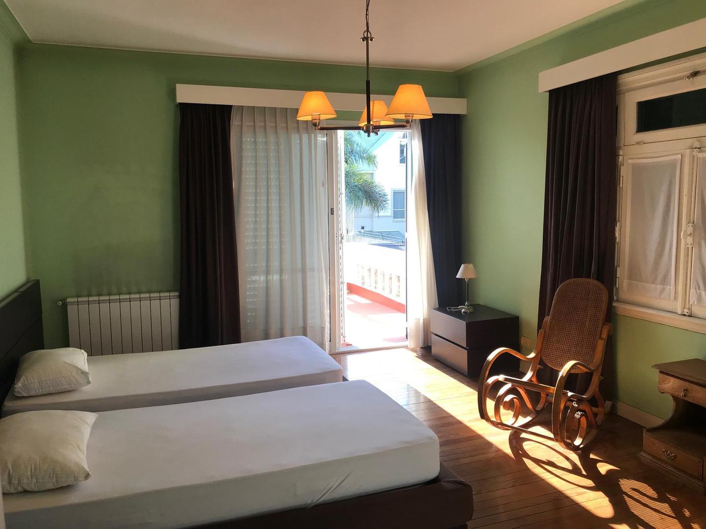 Casa 7 ambientes con 4 baños