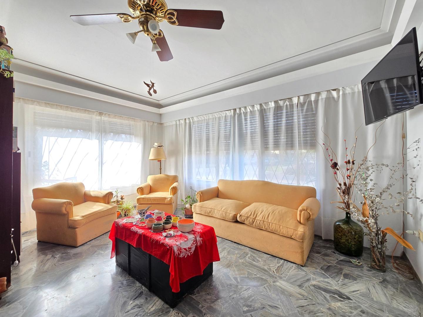 Casa en Venta en Haedo, USD 190.000