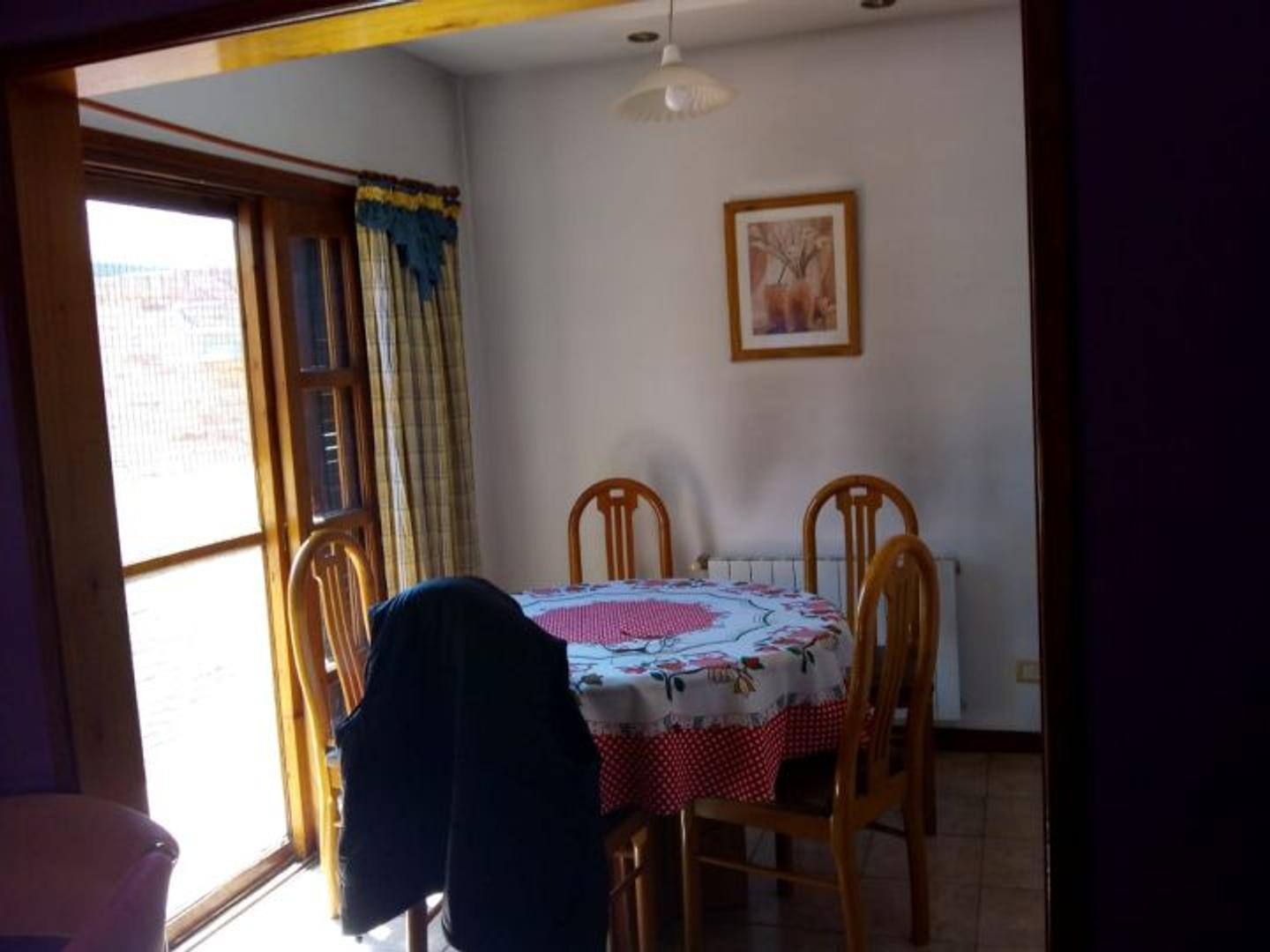 Primera Junta Nº 2368 , Piso 1