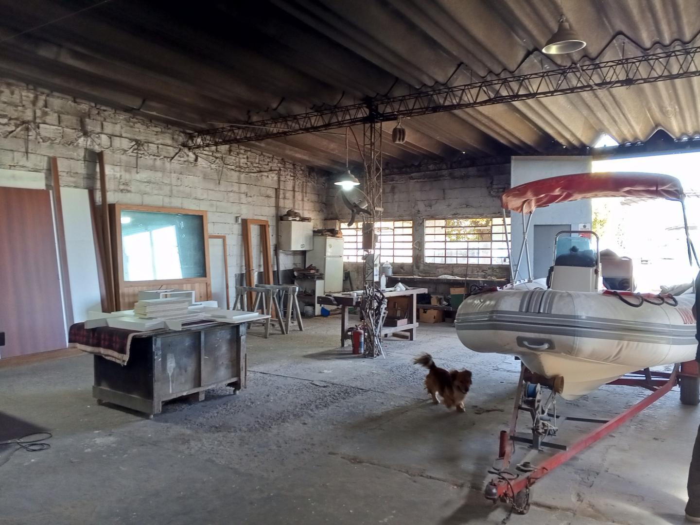 Galpon en Venta en Los Hornos, USD 110.000