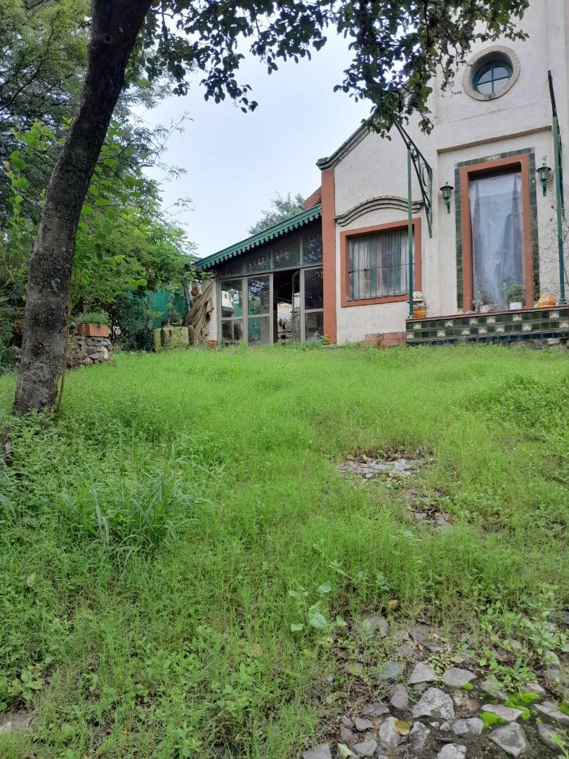 Casa 5 ambientes con 4 baños