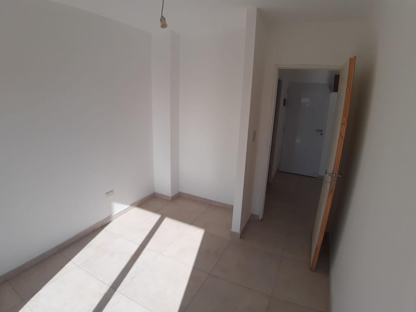 Departamento en Venta en Jose Leon Suarez, USD 60.000