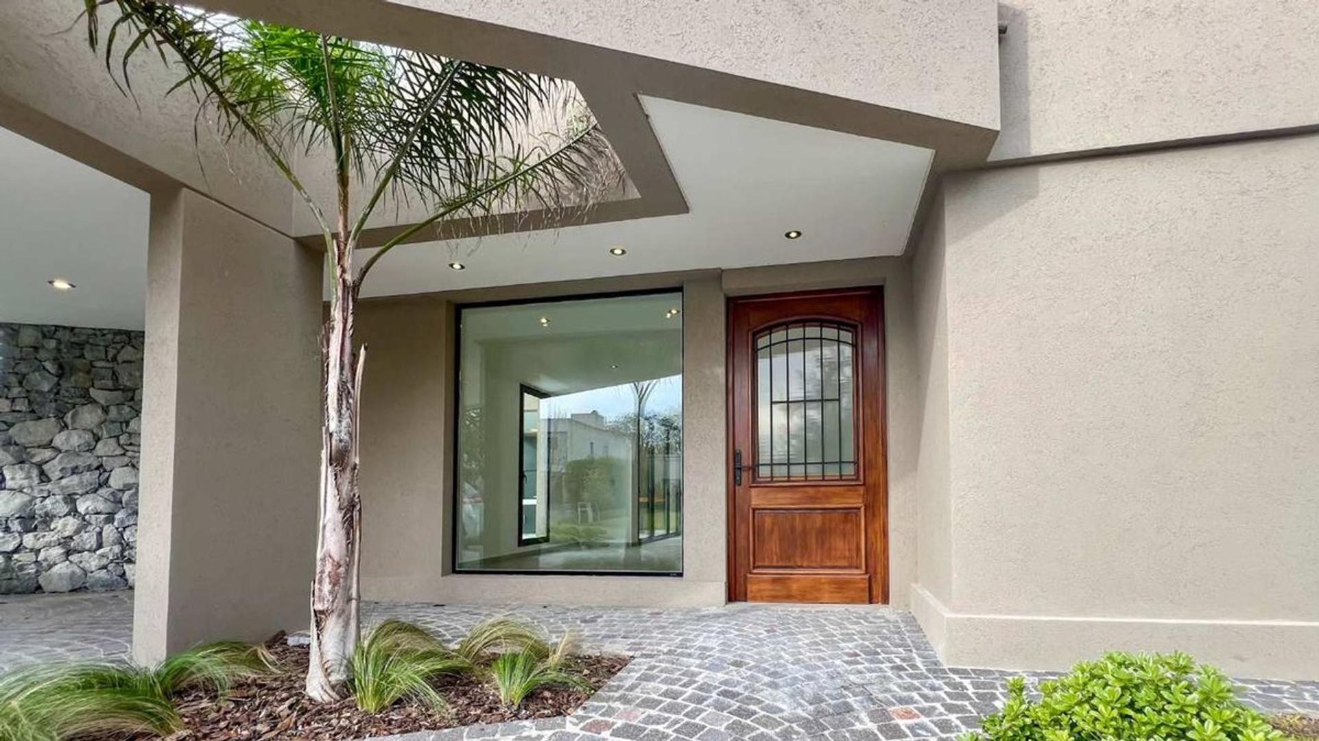 CASA EN VENTA 4 AMBIENTES FINCAS DE HUDSON