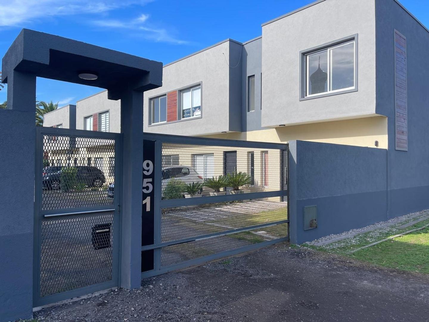 Depto Tipo Casa en Venta de 3 ambientes