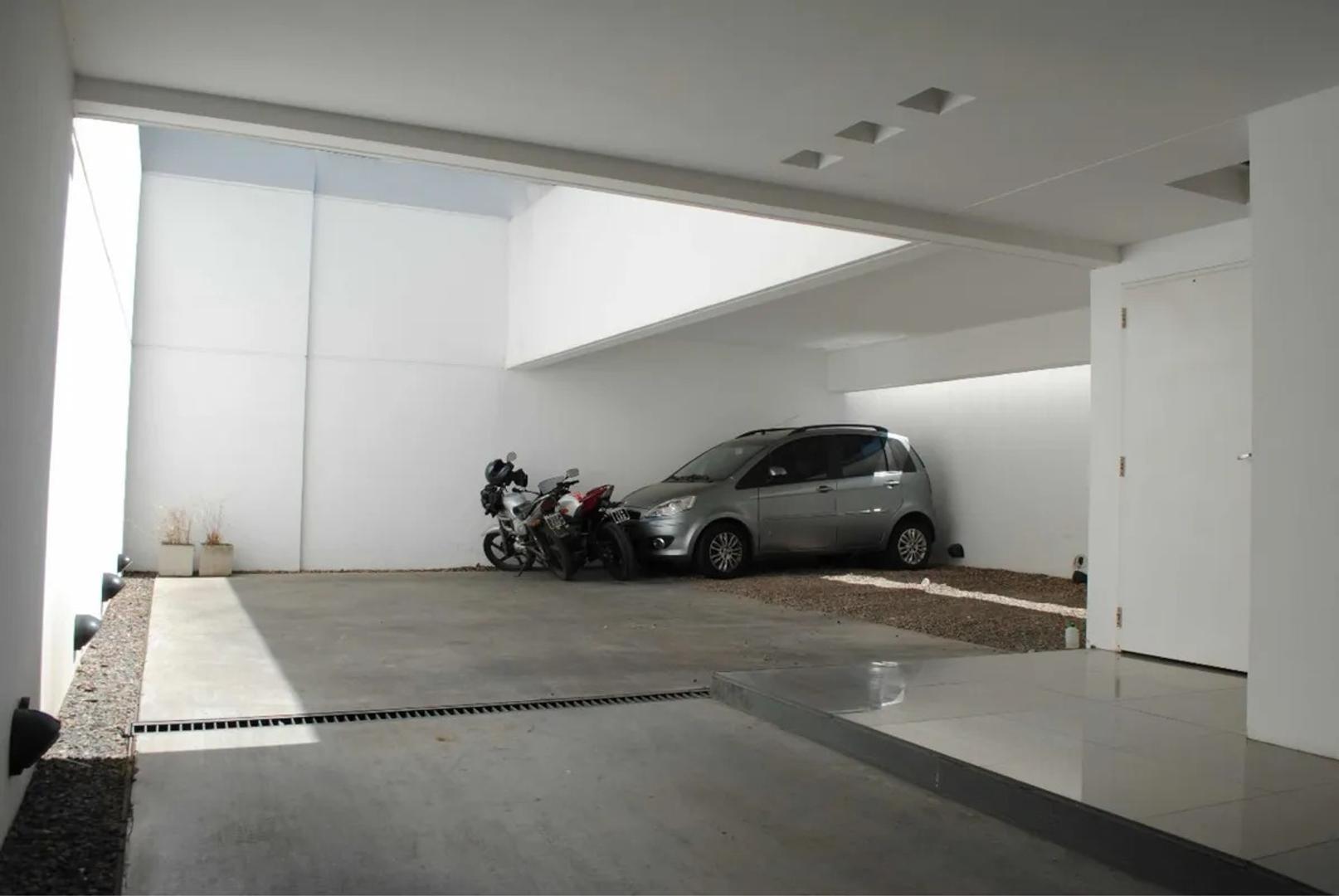 Departamento en Alquiler con 1 cocheras