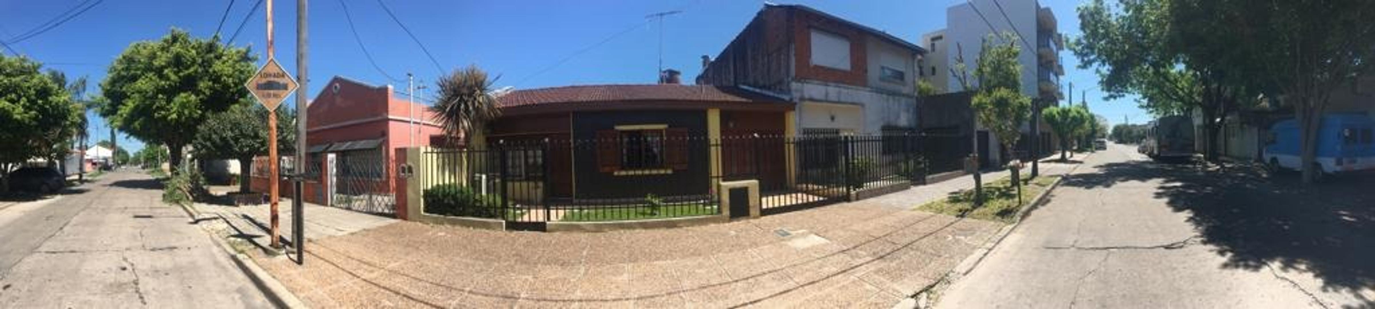 Casa en Venta en Villa Luzuriaga, USD 230.000
