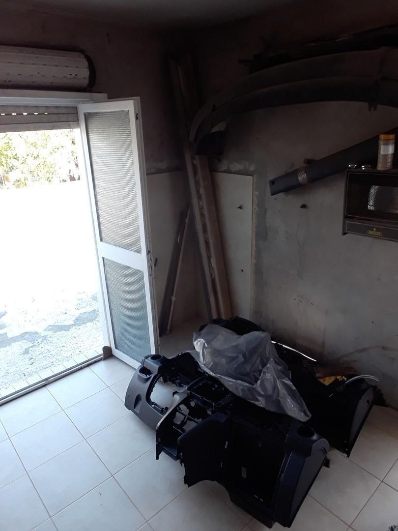 CASA EN VENTA CON AMPLIO GARAJE