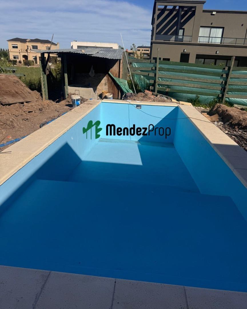 Casa en Venta con 3 cocheras