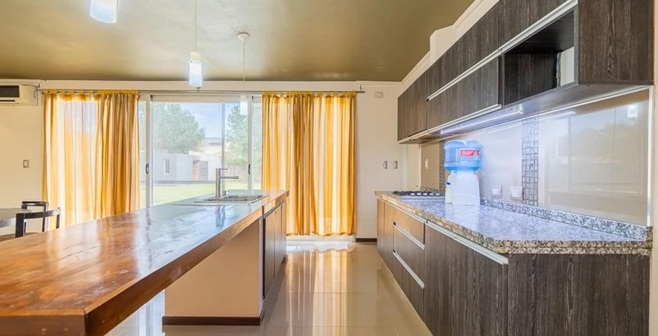 Casa en Venta en Soldini, USD 160.000