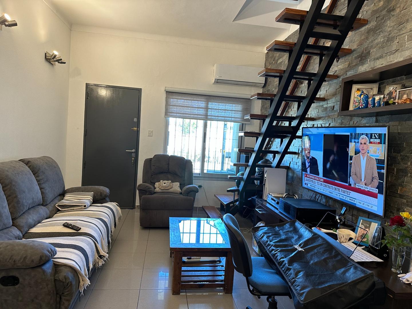 Casa 3 dormitorios con parque y pileta - Lomas de Zamora