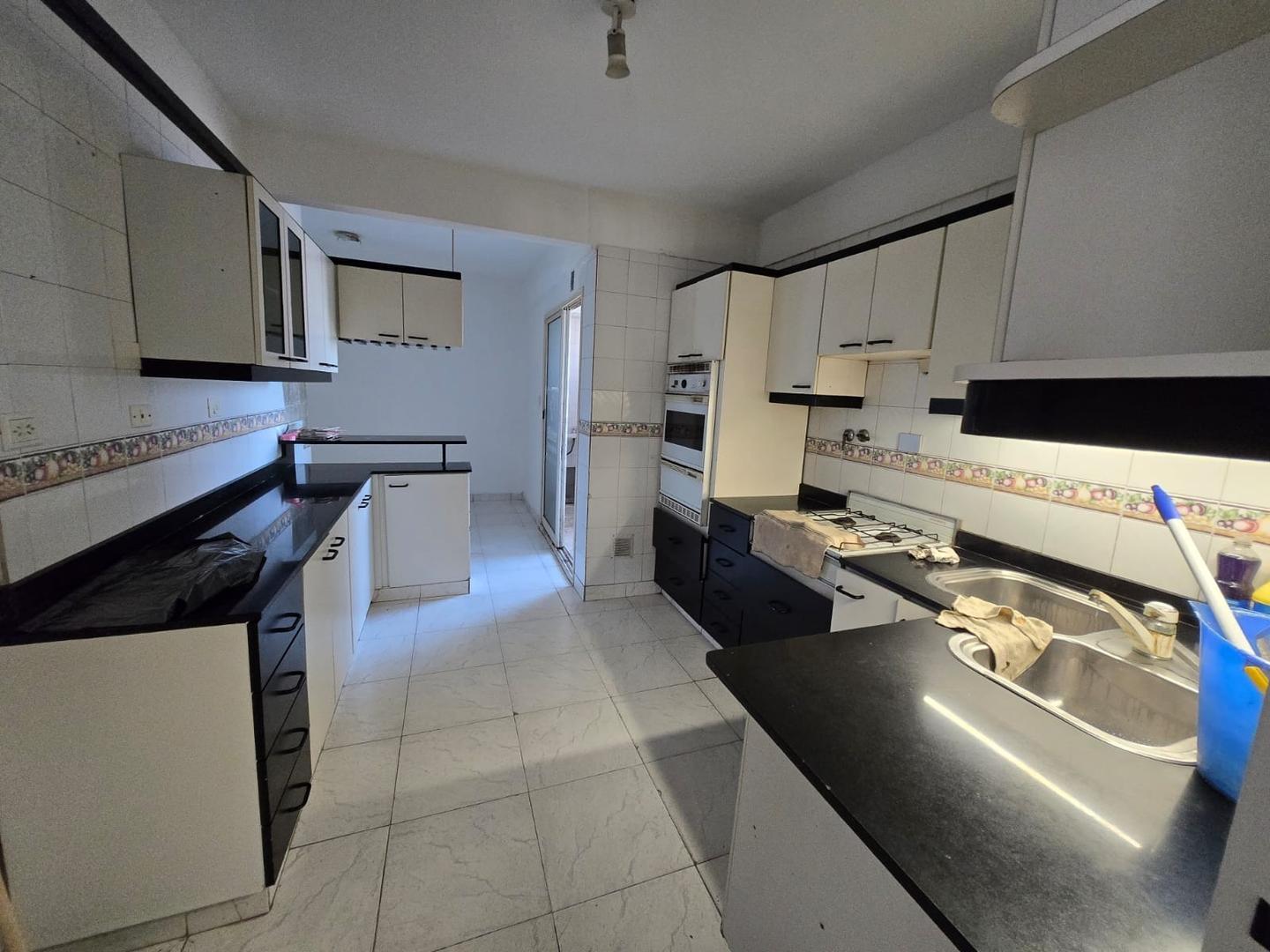 Departamento en Alquiler de 4 ambientes