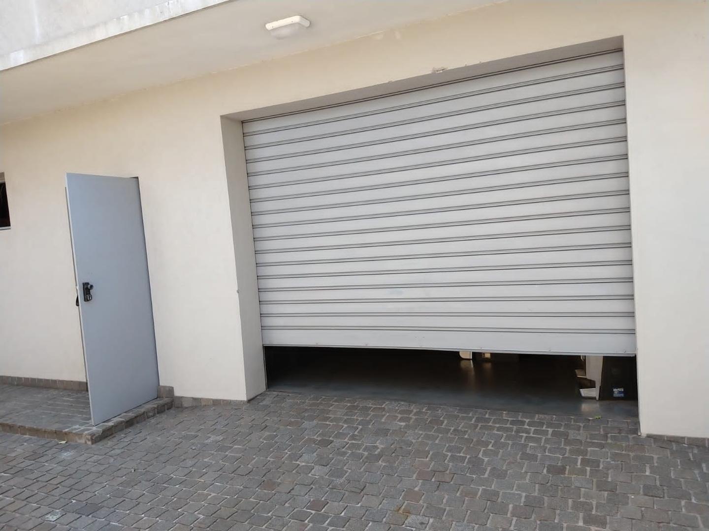 Oficina 6 ambientes con 3 baños