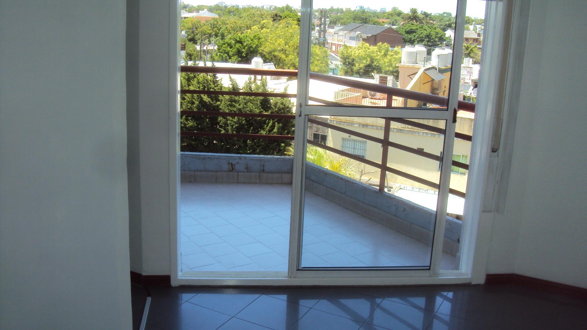 Departamento en Alquiler en Moron Sur, $ 400.000