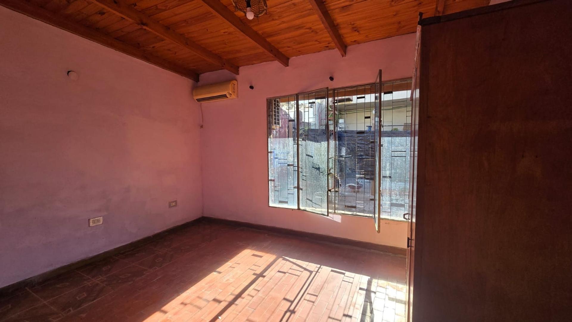 Casa en Alquiler con 1 cochera