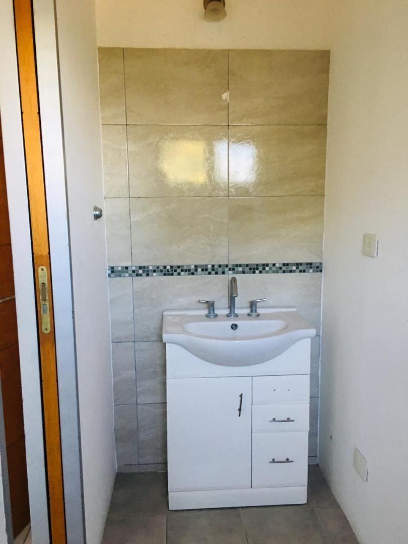 CON GARAGE PASANTE, VENDO PROPIEDAD