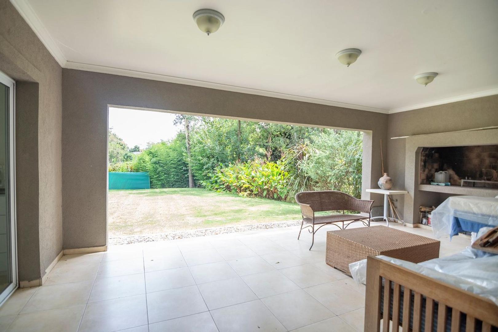 VENTA casa 4 ambientes en Barrio LOS POTRILLOS