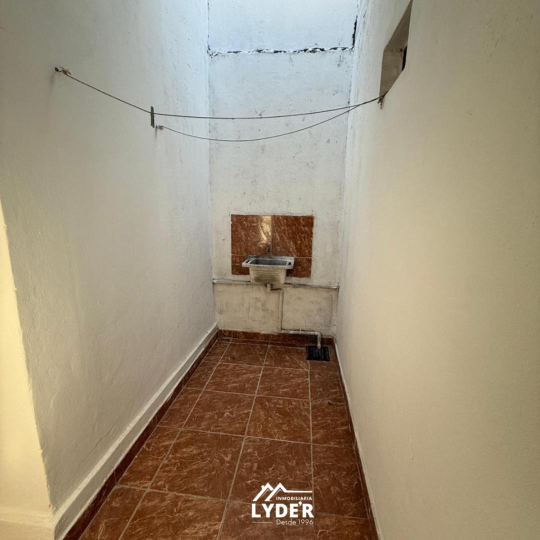 Departamento en alquiler planta baja. Calle Necochea y Falucho.