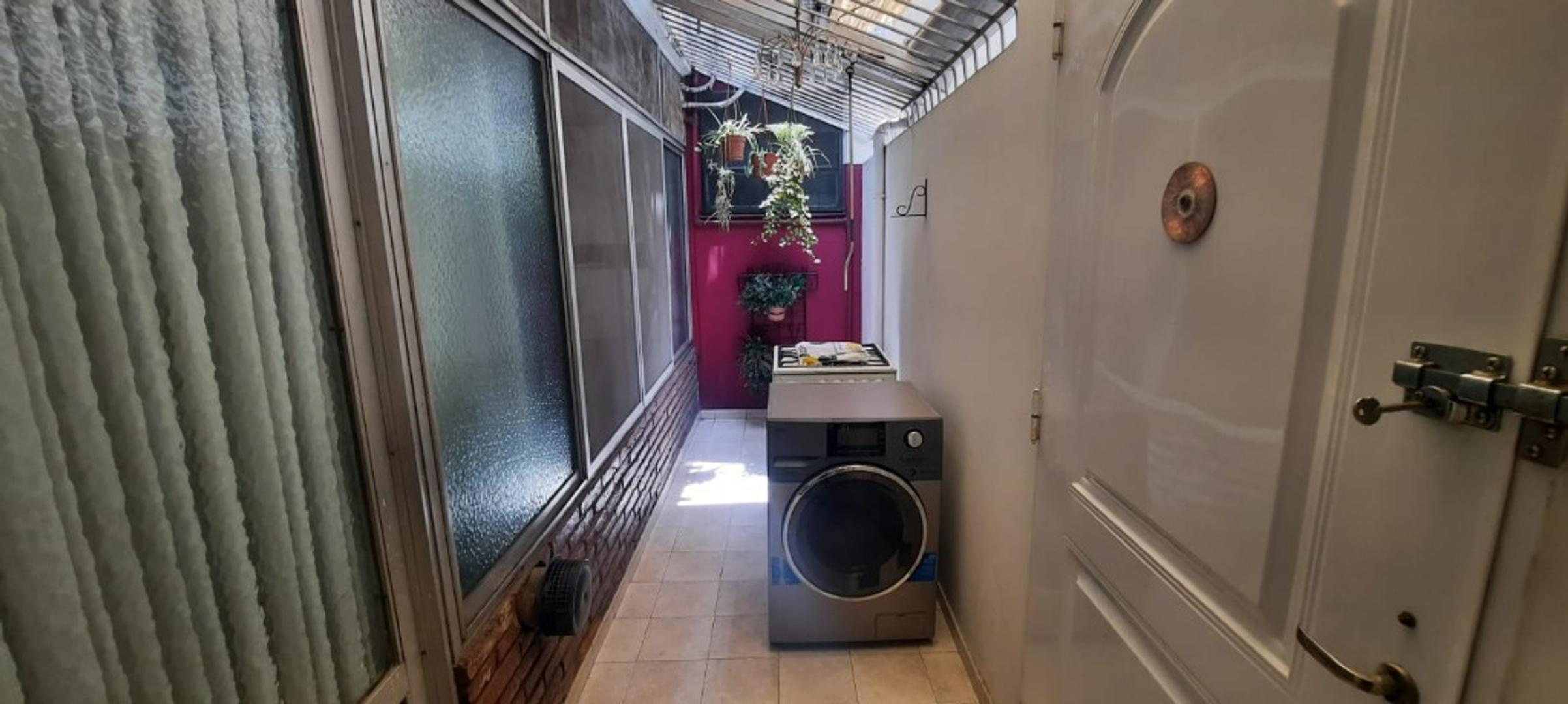 Depto Tipo Casa en Venta en Saavedra, USD 165.000