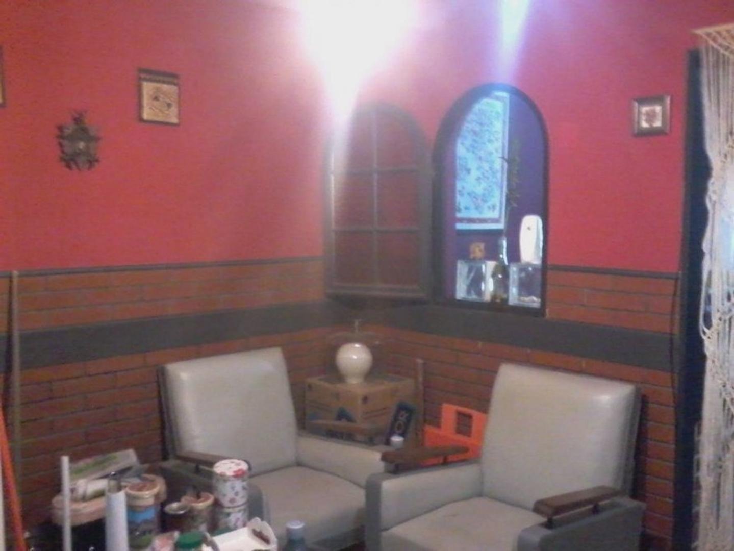 VENTA CASA 4 AMBIENTES-MINISTRO RIVADAVIA -LONGCHAMPS