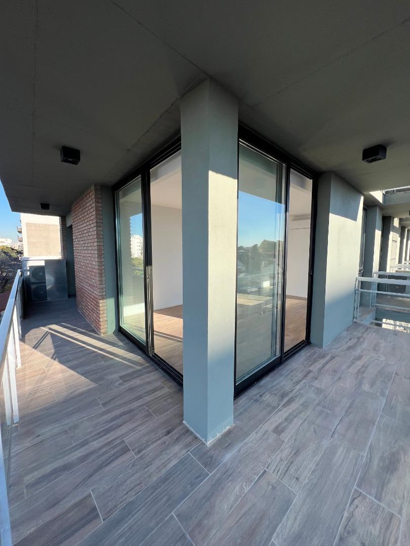 Departamento en Alquiler con 1 cocheras