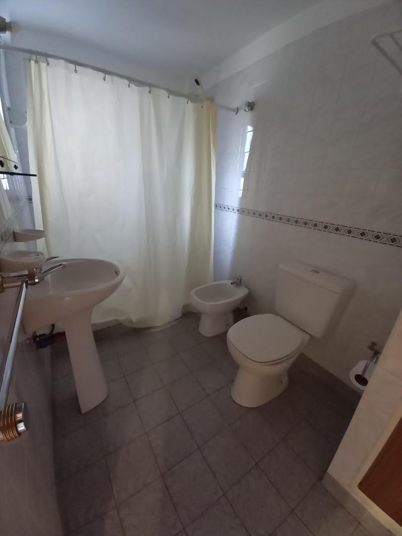 Departamento en Alquiler en Belgrano C, $ 450.000