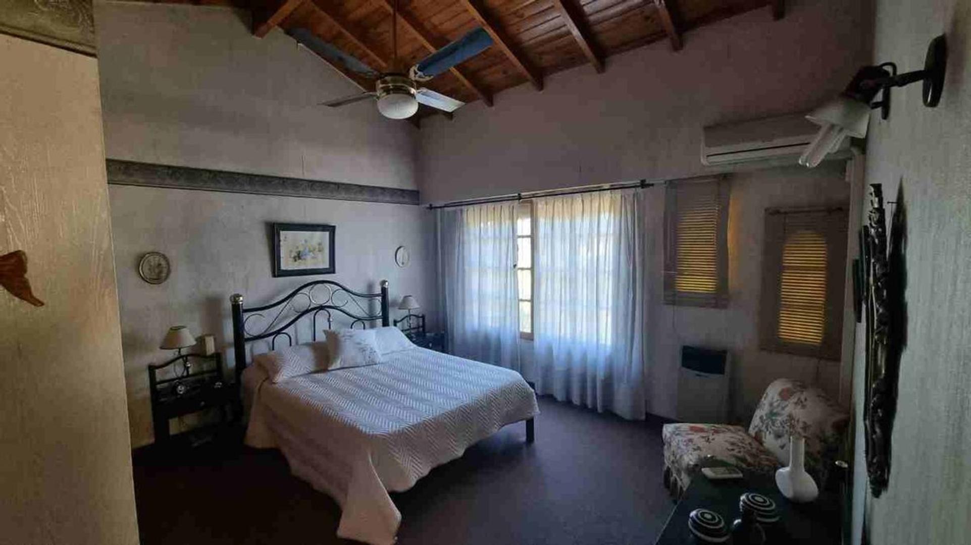 Casa 7 ambientes con 3 baños