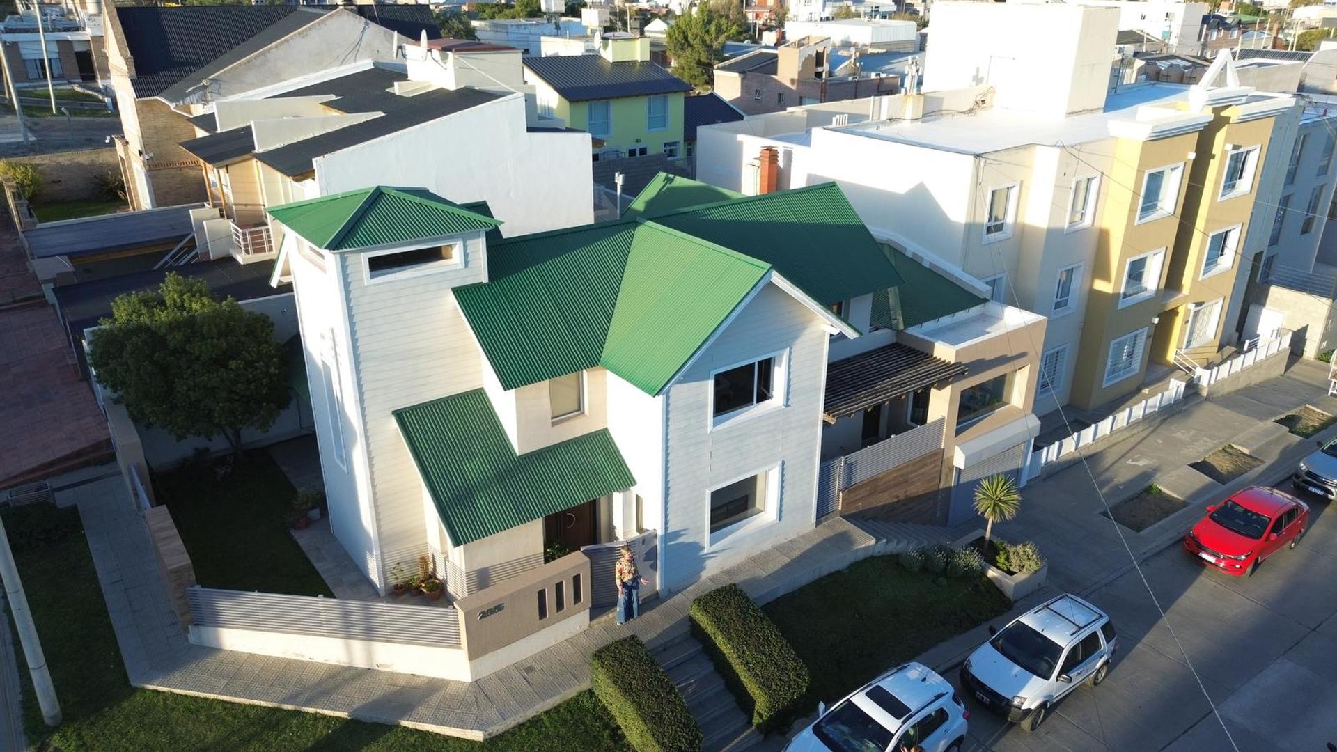 Casa en venta - 3 dormitorios - Quincho - Divina!