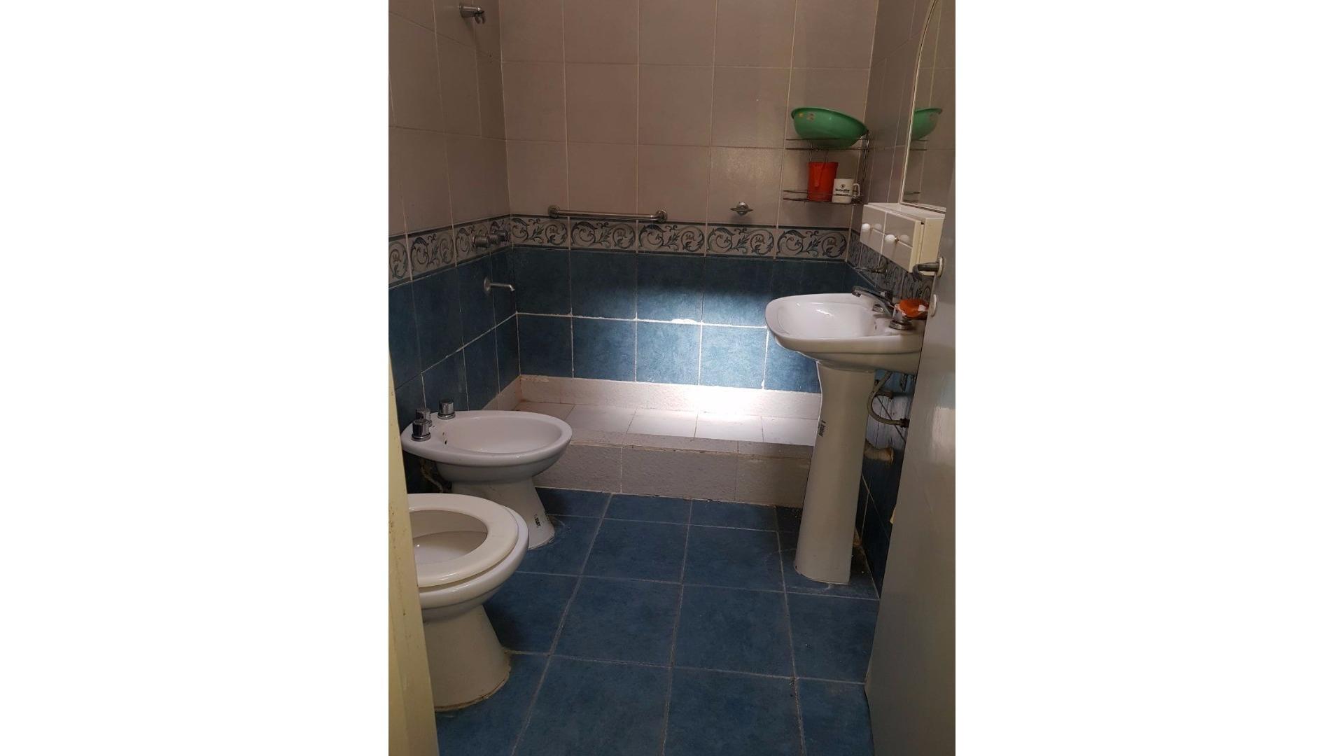 Casa 4 ambientes con 1 baño
