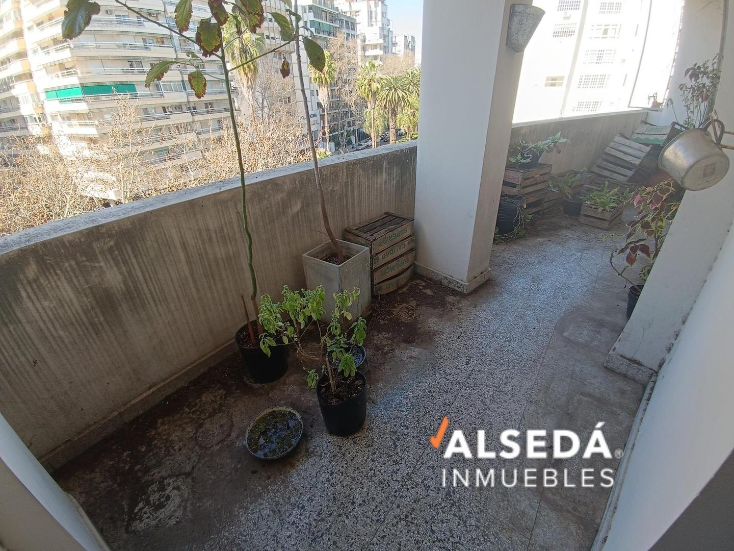 Departamento 4 ambientes con 3 baños