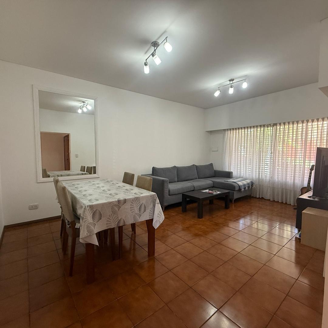 Casa en Venta con 5 cocheras