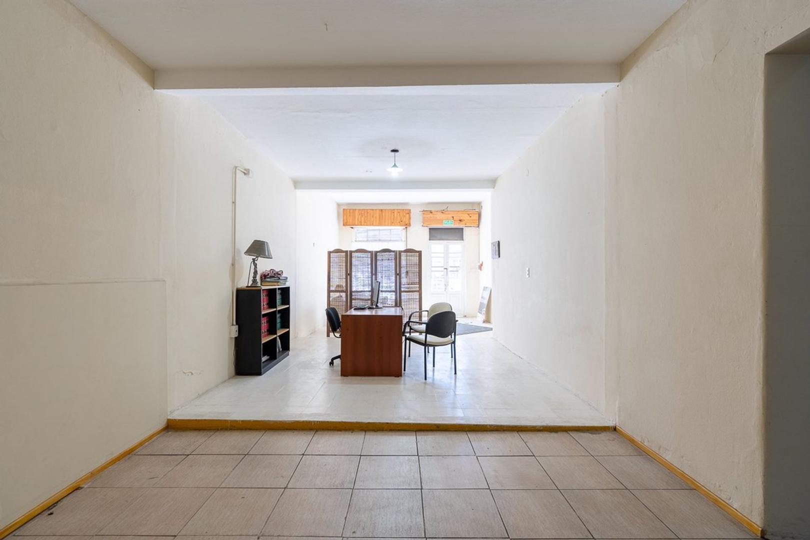 DOS LOCALES COMERCIALES EN VENTA EN ECHESORTU