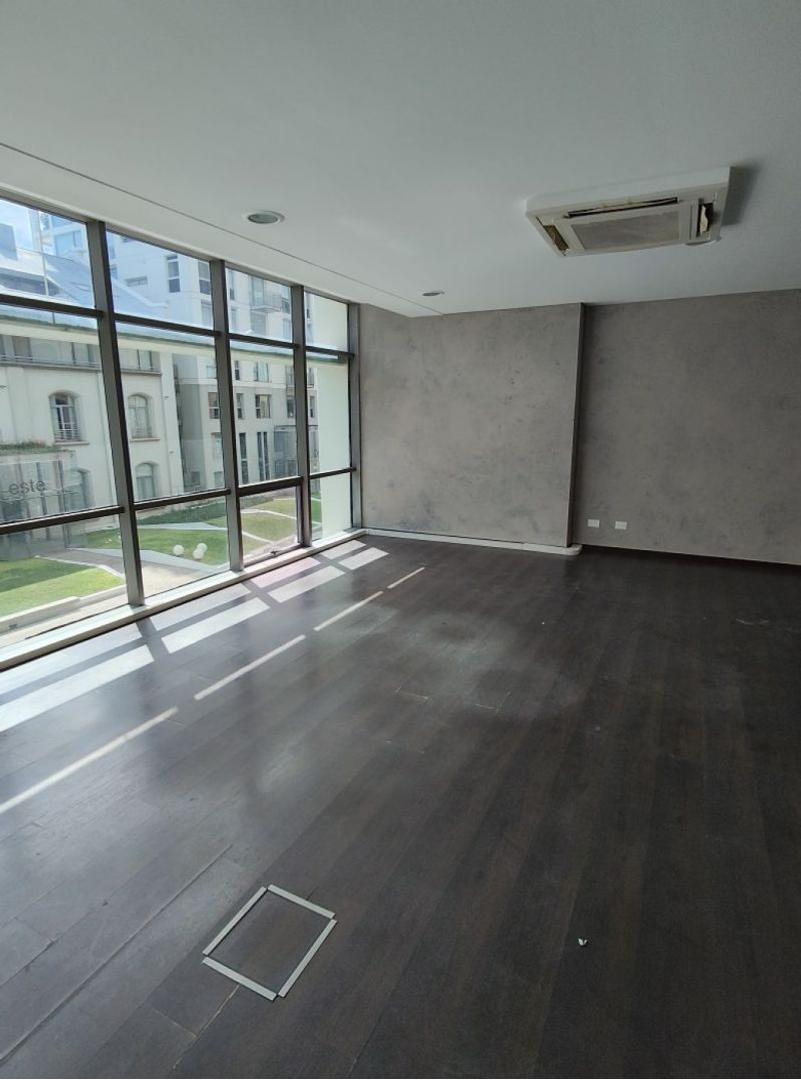 Oficina en Venta 15 años