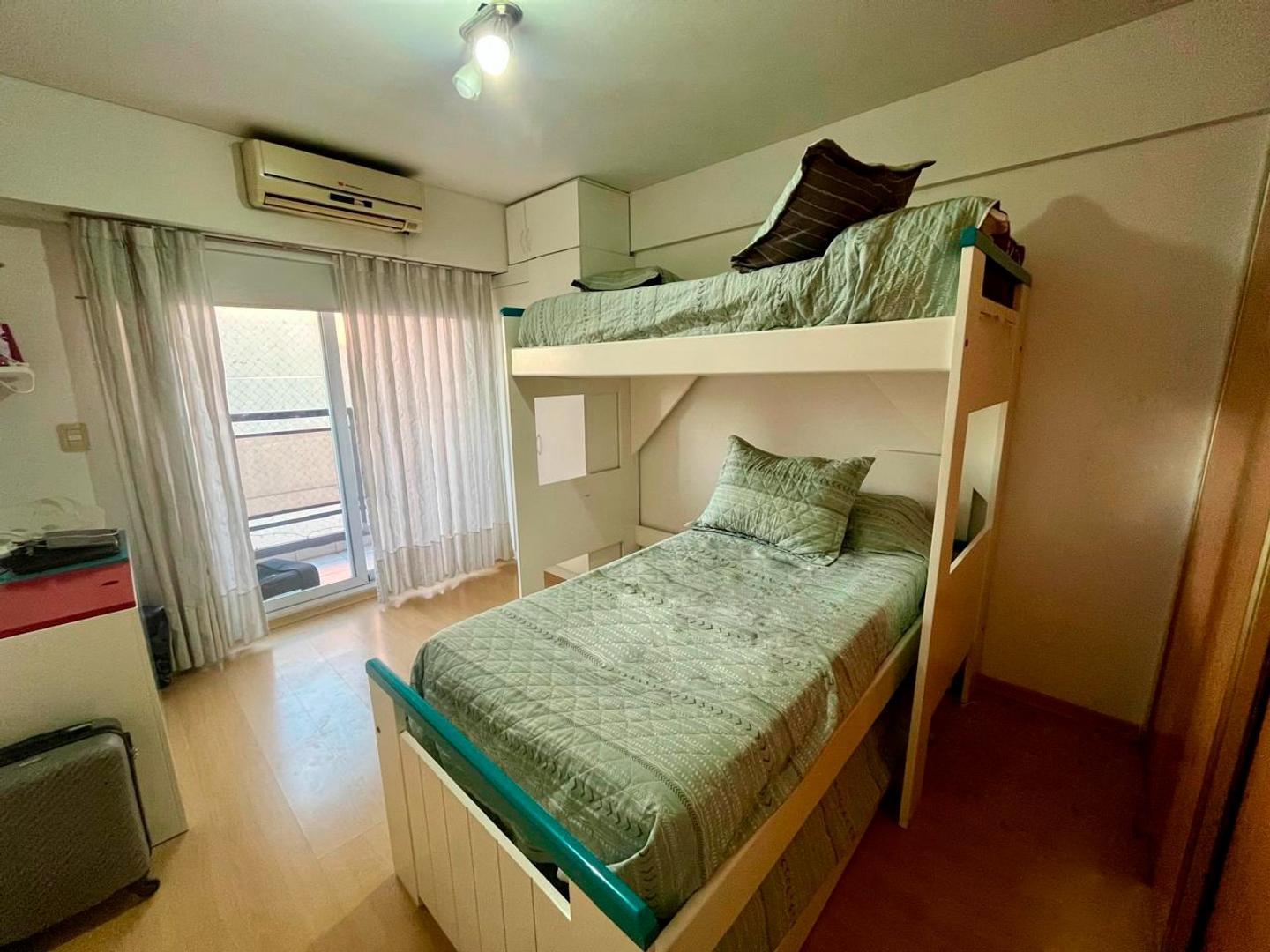 Departamento 4 ambientes con 2 baños