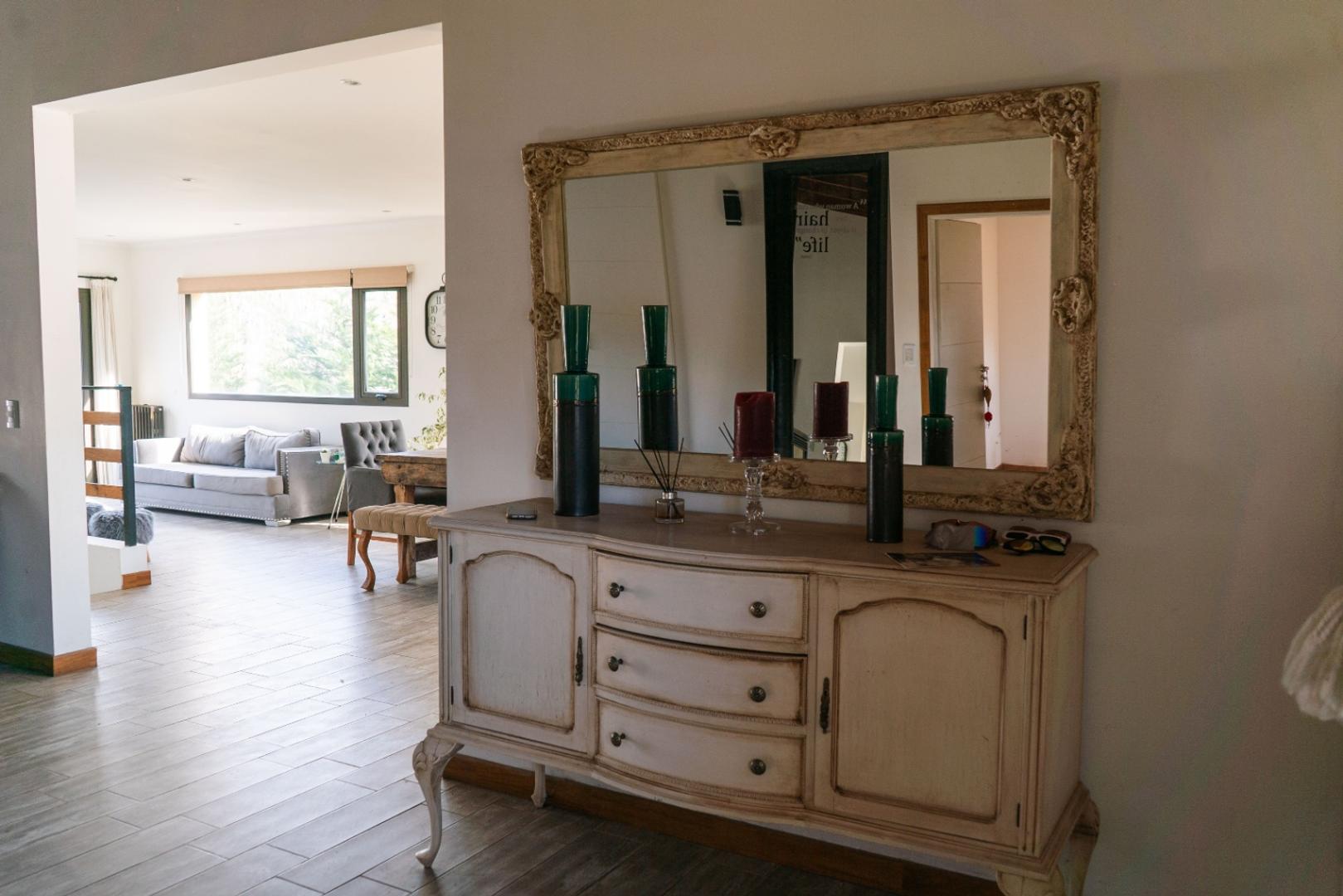 Casa 5 ambientes con 4 baños