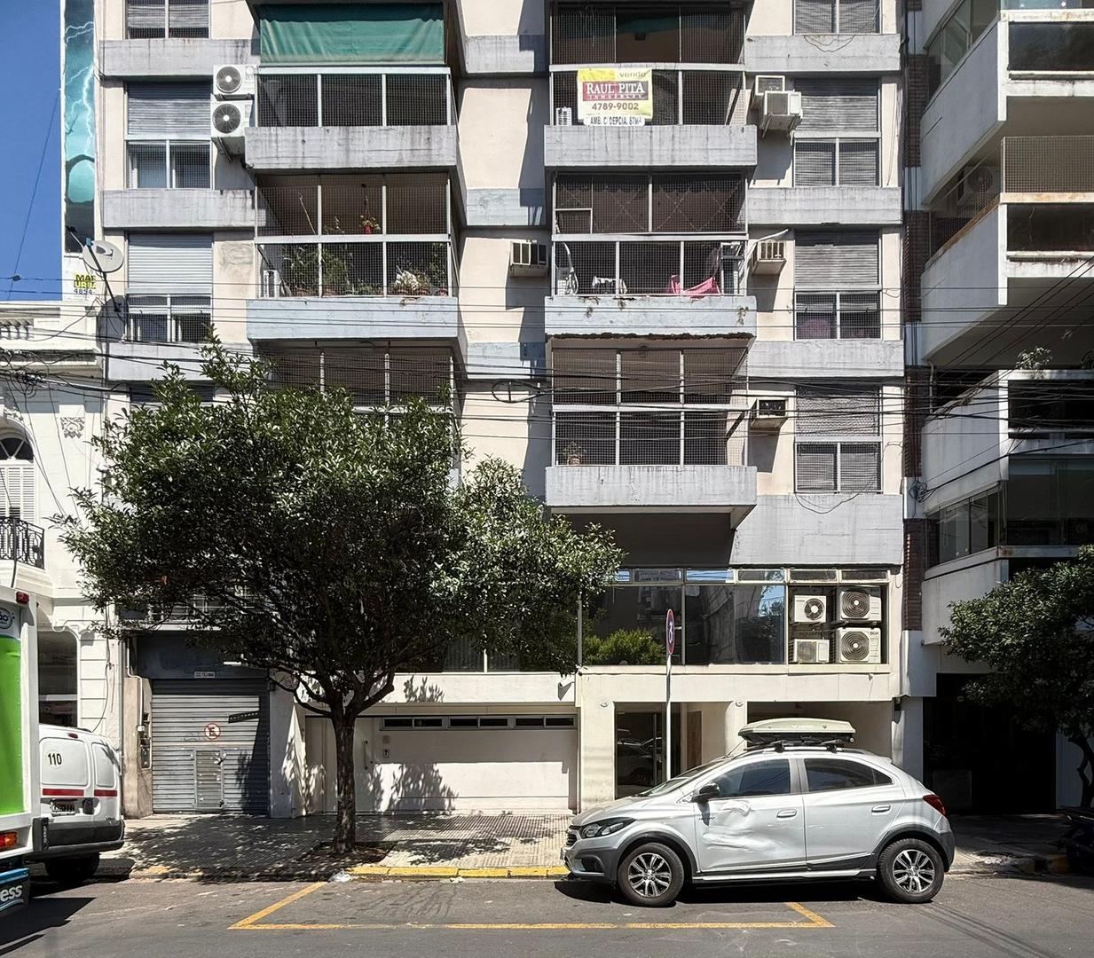 3 Ambientes frente balcon, super luminoso baño y toillette