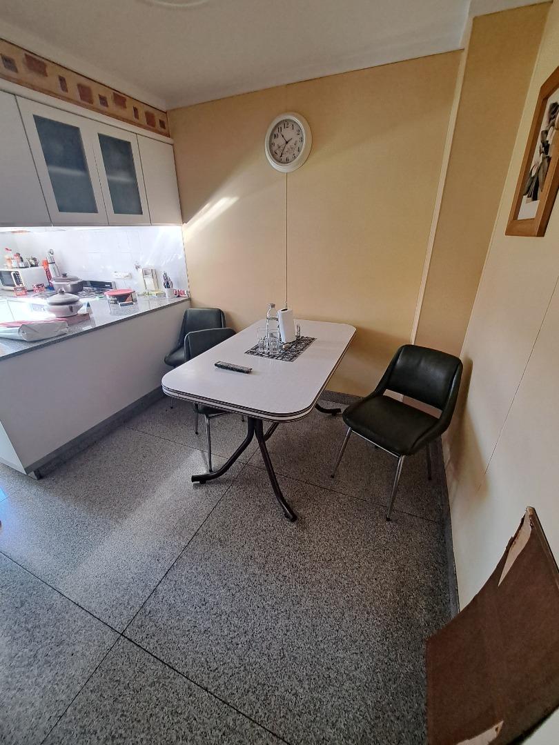 Venta. Quilmes Oeste. Chalet s/ 2 lotes. Quincho y pileta.