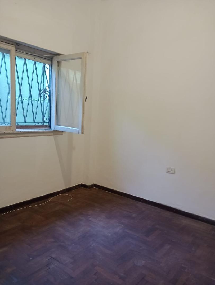 Casa en Alquiler en Villa Ballester, $ 900.000