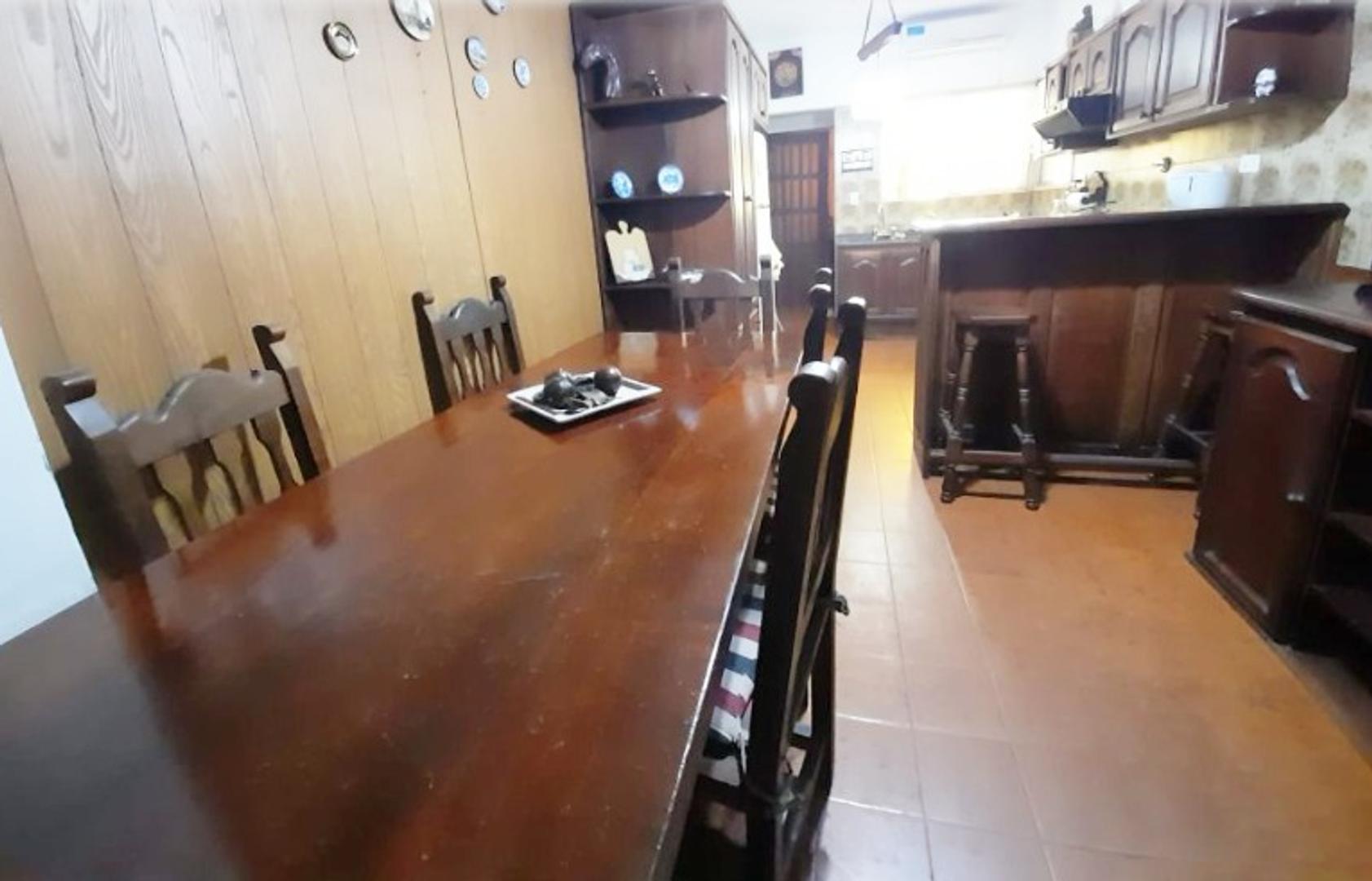 Casa 4 ambientes con 3 baños