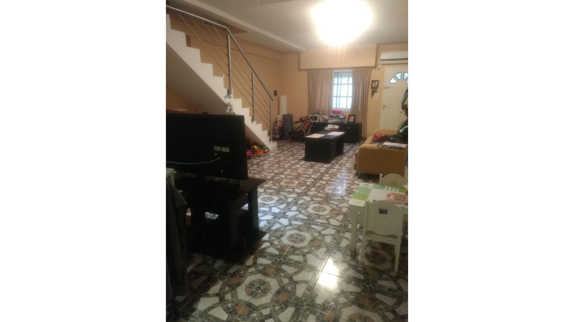 Depto Tipo Casa en Venta de 3 ambientes
