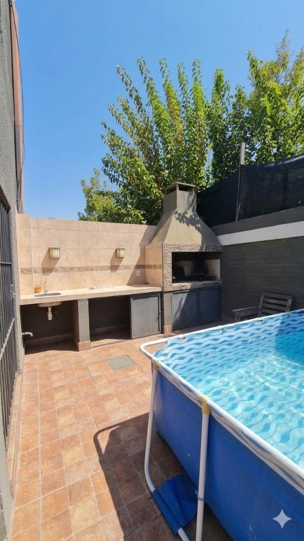 Depto Tipo Casa 4 ambientes con 2 baños