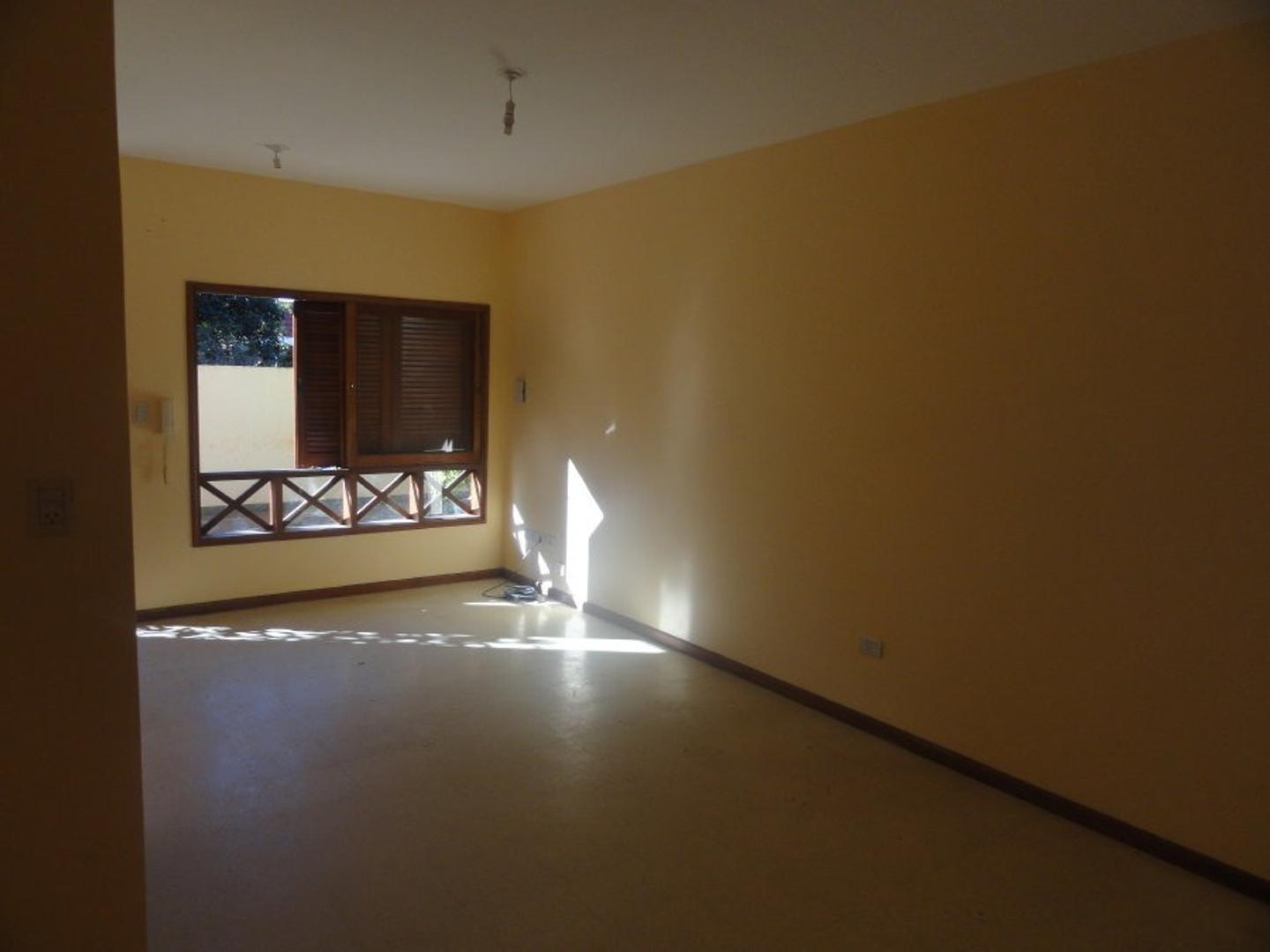 Depto Tipo Casa en Venta con 1 cocheras